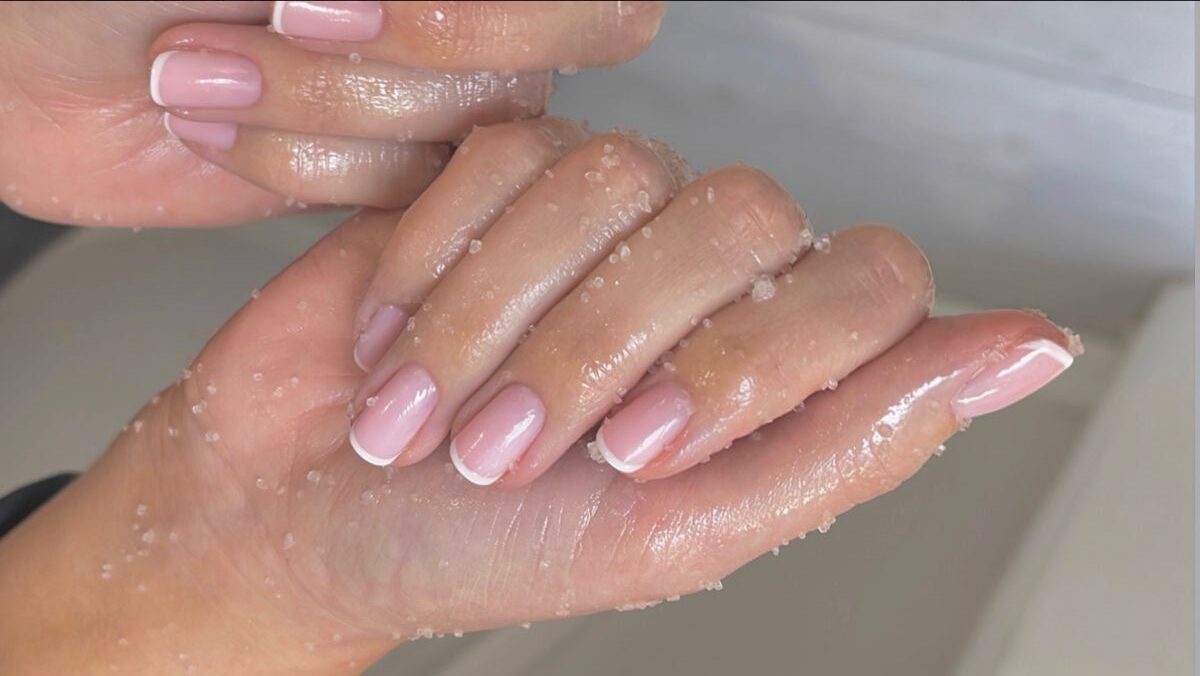 Spa Manicure & Gel Polish