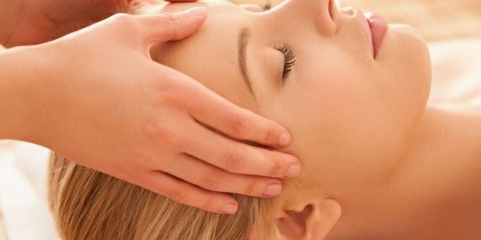 Lymphatic-Face-Massage-2